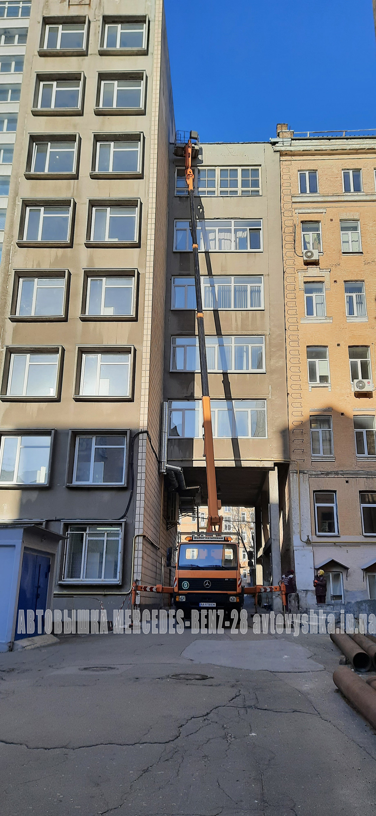 Аренда автовышки в Киеве Мерседес-Бенц-28 Аренда автовышки в Киеве Мерседес-Бенц-28