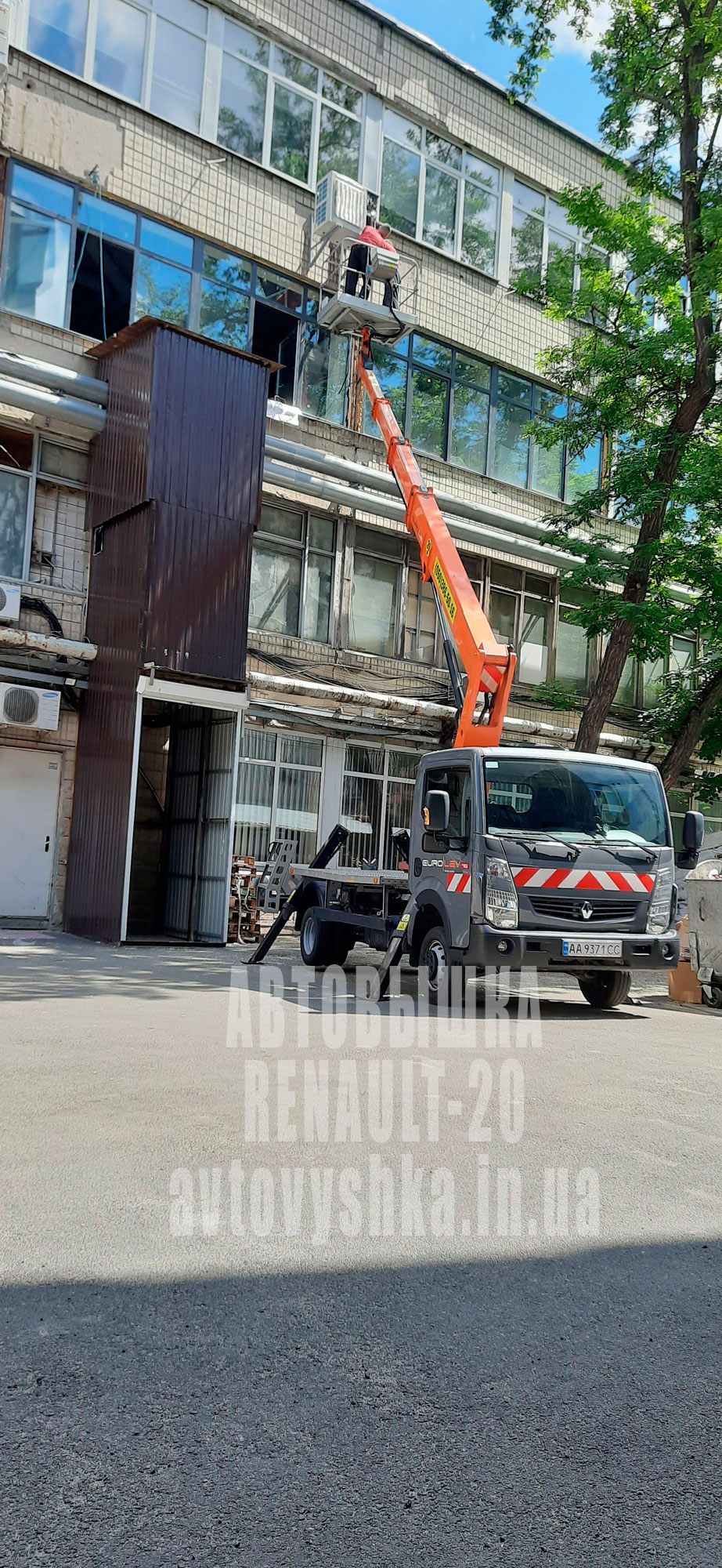Аренда автовышки Киев Renault-20 Аренда автовышки Киев Renault-20